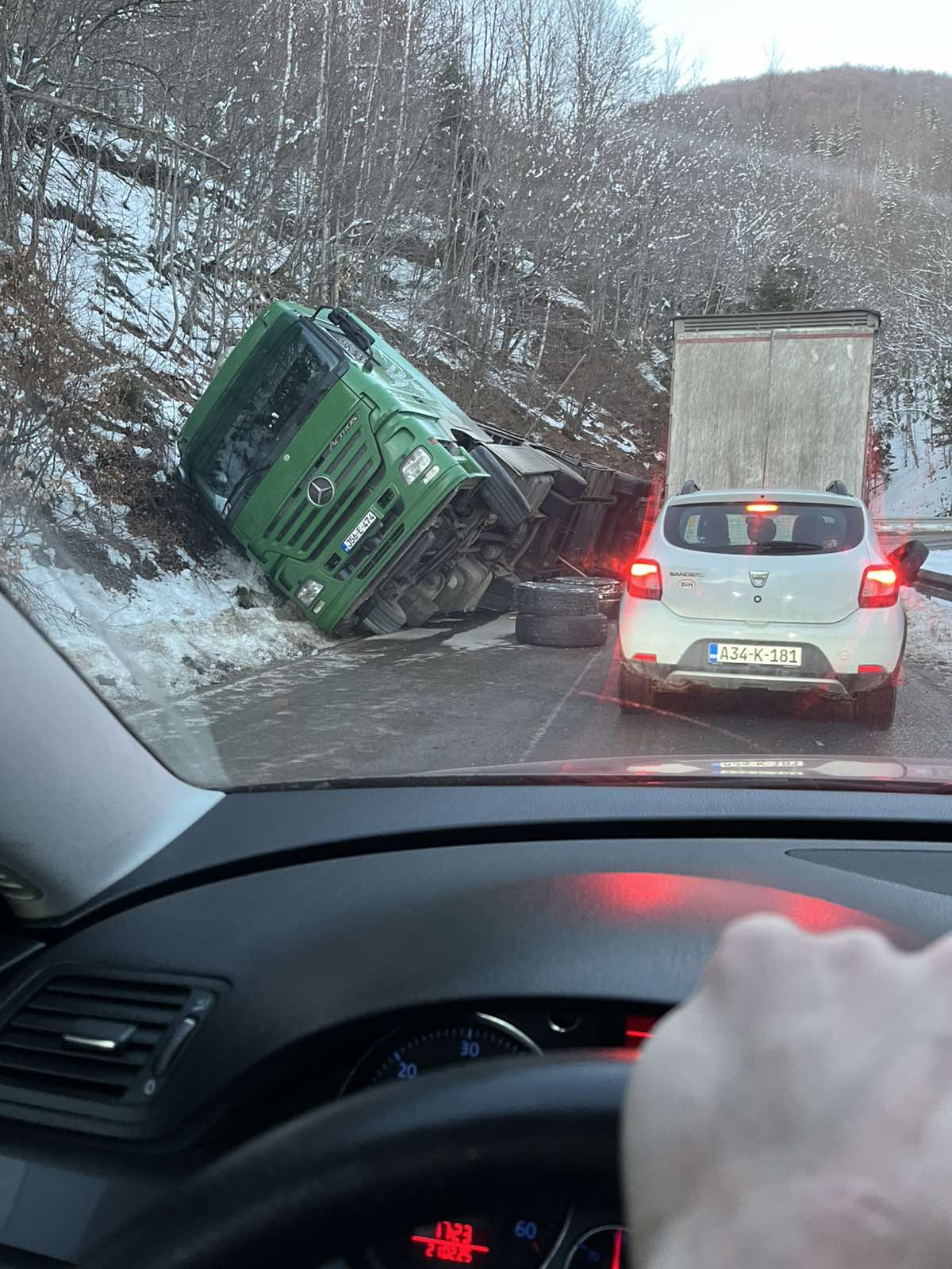 saobracajna-nezgoda-rogoj-sleper.jpg