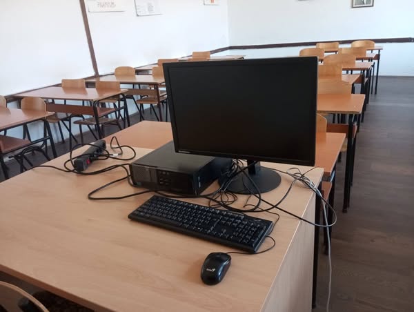 kompjuter-skola-bileca.jpg
