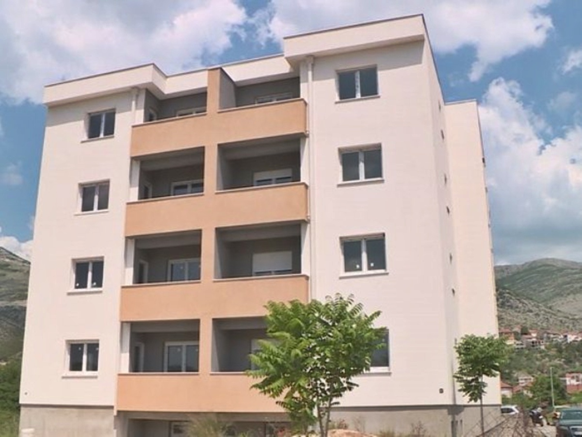 zgrada-raseljenja-lica.jpg