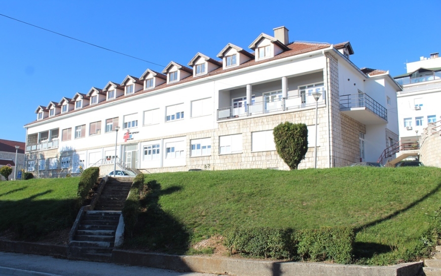 bolnica-nevesinje.jpg