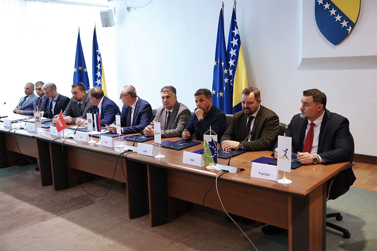 potpisan-ugovor-opozicija.jpg