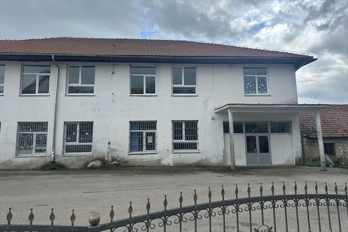 skola-gacko.jpg