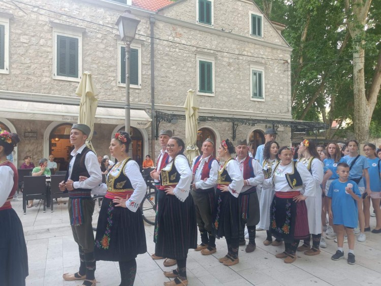 folklor4 (1).jpg