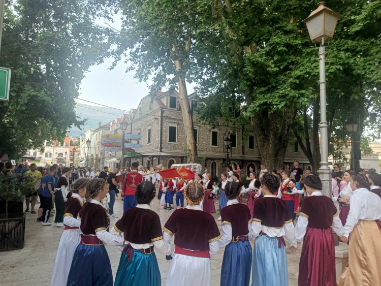 folklor5 (1).jpg