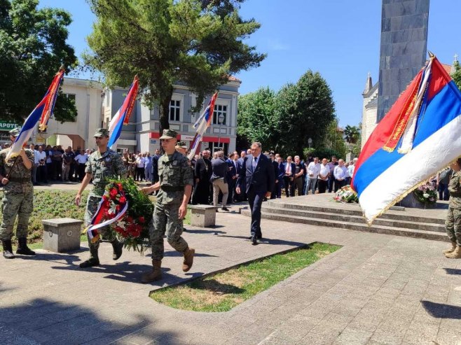 spomenik-braniocima-trebinja.jpg