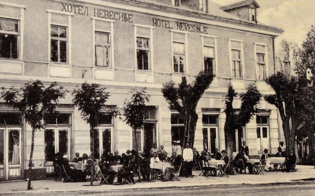 Nevesinje_hotel.jpg