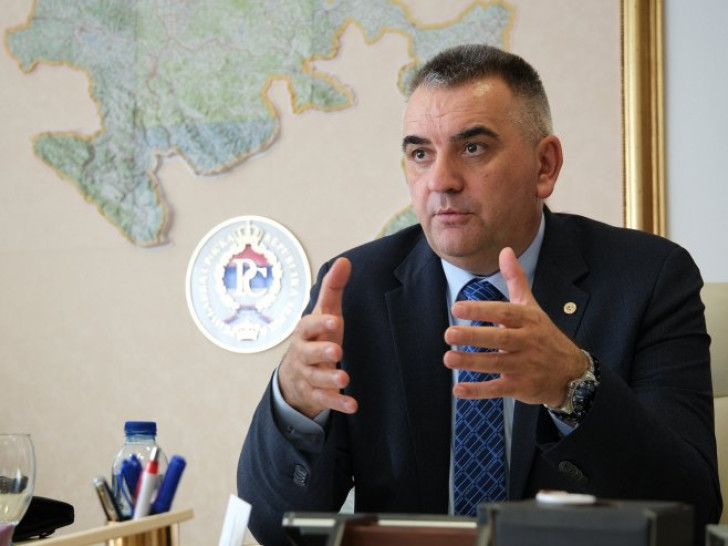 savo-minic-premijer.jpg
