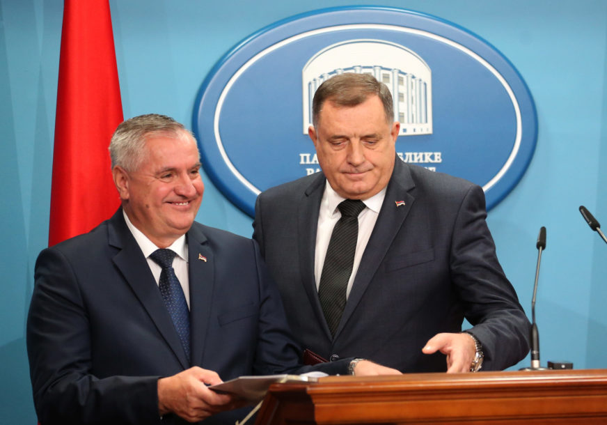 radovan-viskovic-i-milorad-dodik-01-scaled-872x610.jpg