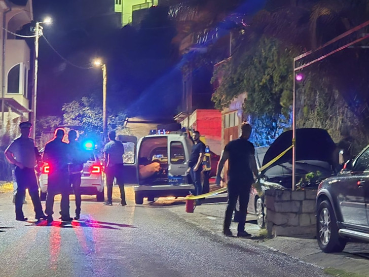 zapaljeno-auto-vukanovic.jpg