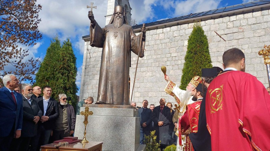 spomenik-amfilohiju-kolasin.jpg