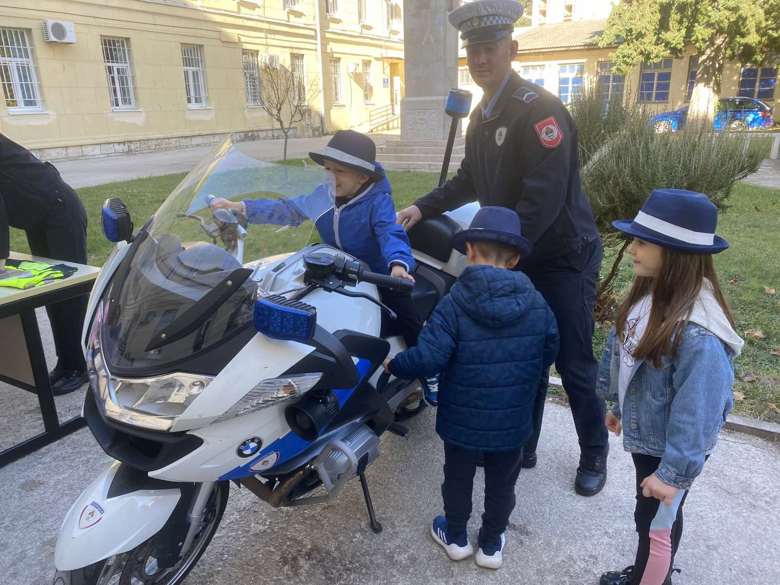 djeca-policija2.jpg