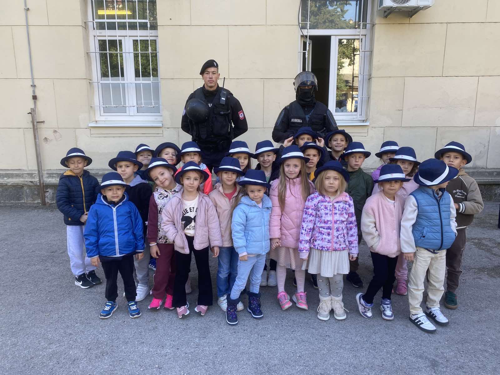 policija-djeca5.jpg