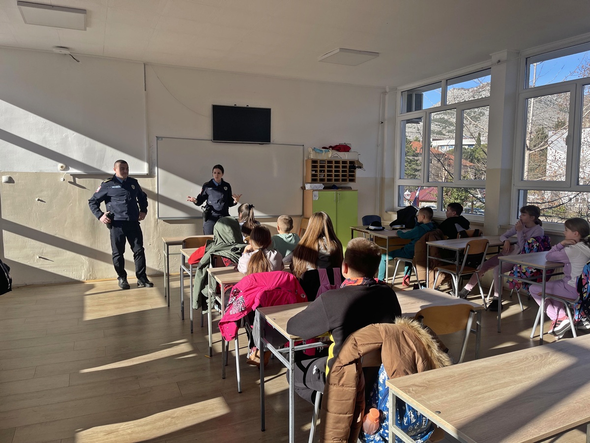 predavanje-policija.jpg