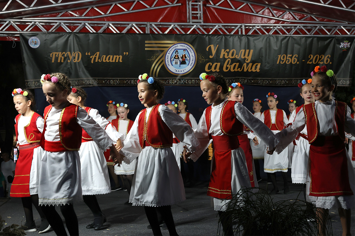 Folklor djeca 8.jpg