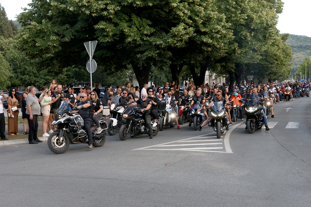 Moto 4.jpg