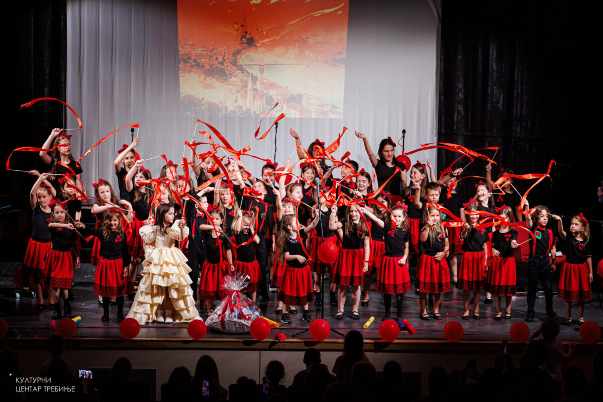 godisnji-koncert-djecjeg-hora-bubamarac-kct-18-1200x800.jpg