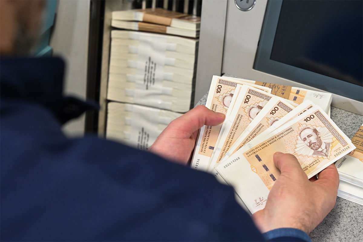 novac-bankomat.jpg