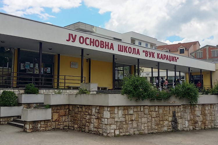 os-vuk-karadzic-trebinje (1).jpg