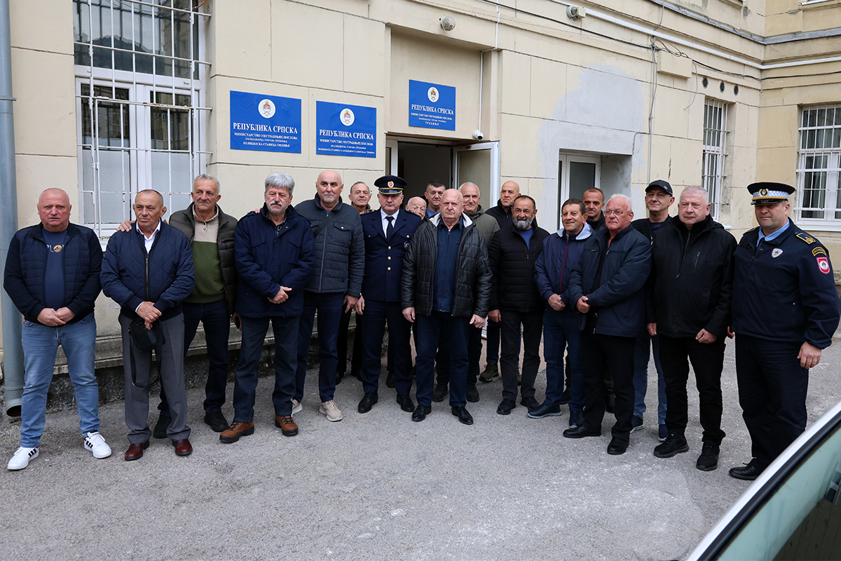 Dan policije penzioneri.jpg