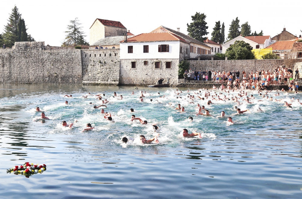 plivanje-za-casni-krstr.jpg