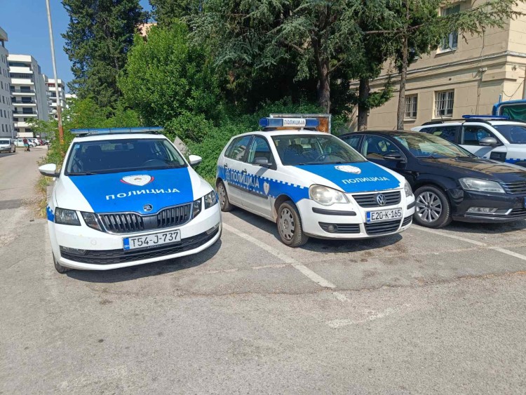 policija-tb-auta (1).jpg